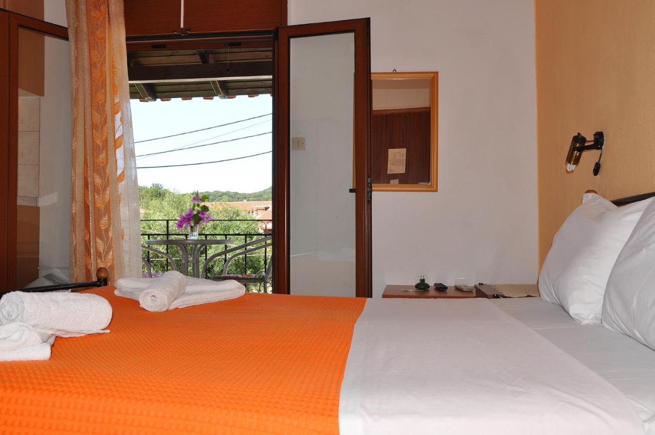 Achilleas Rooms Sívota Екстериор снимка