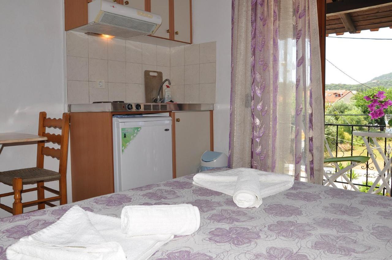 Achilleas Rooms Sívota Екстериор снимка