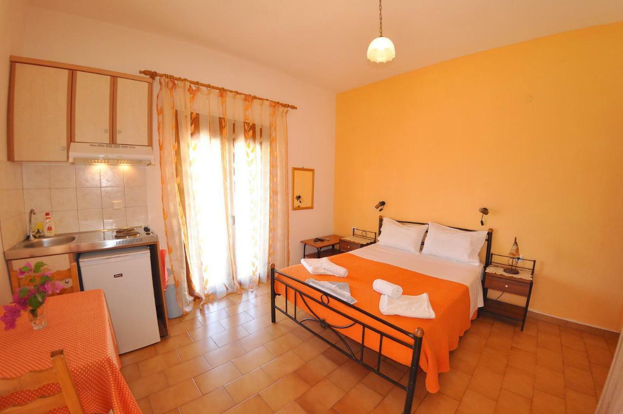 Achilleas Rooms Sívota Екстериор снимка
